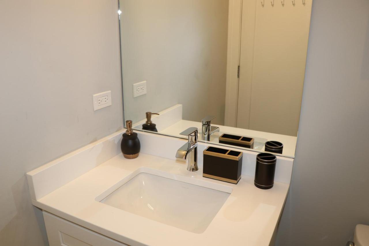 דירות Chicago Exquisite Haven 2Bed 2Bath Near Downtown And United Center מראה חיצוני תמונה